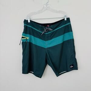 Quicksilver Blue Striped Board Shorts Men’s Size 38